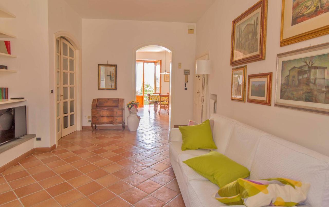 Appartamento Donella Con Parcheggio Privato Сан-Джиминьяно Экстерьер фото
